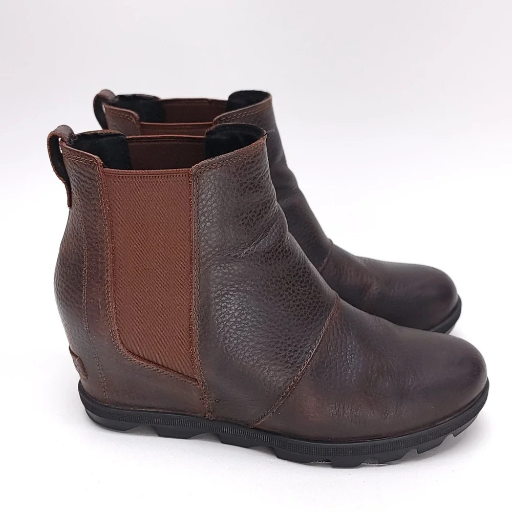 Sorel Joan of Arctic Chelsea Wedge Boots Womens 9.5 Dark Brown Leather